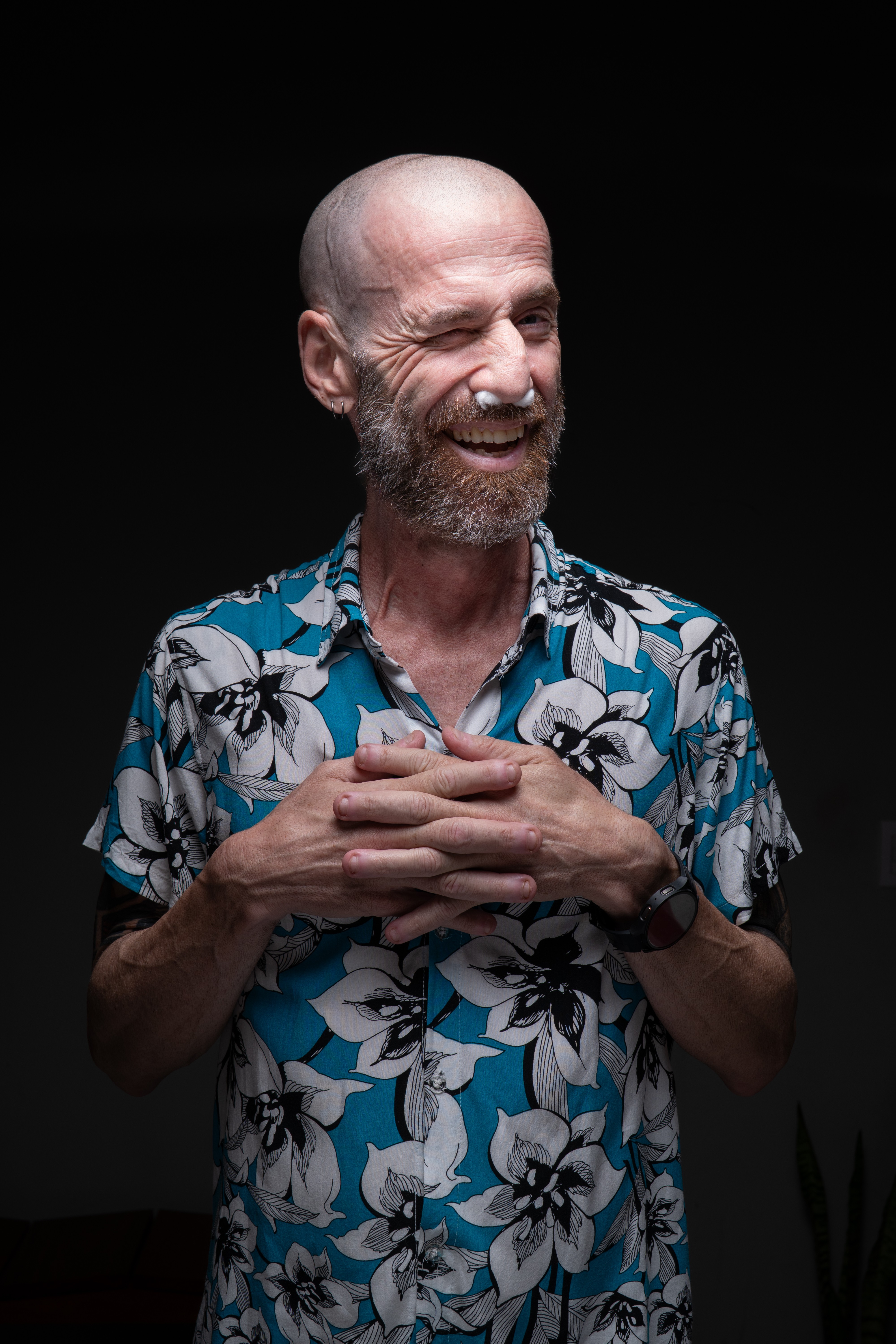 'Não vou faltar no meu': homem com câncer terminal organiza festa para o próprio velório (em vida) 