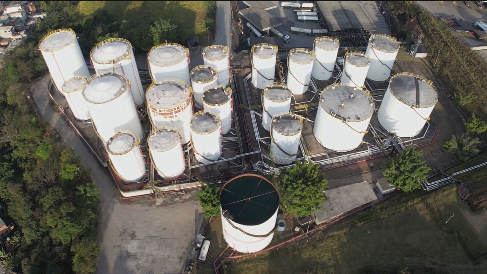 Empresa sediada em Guarulhos (SP) estaria produzindo combustível fraudando a importação de matéria-prima; operação era feita entre Tocantins, Paraná e São Paulo — Foto: Reprodução/TV Globo