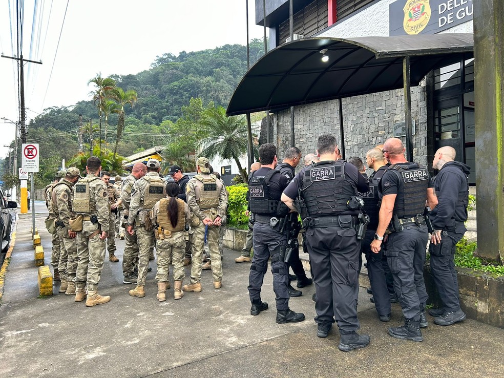Polícia Militar iniciou a Operação "Escudo" em Guarujá, SP — Foto: Carlos Abelha