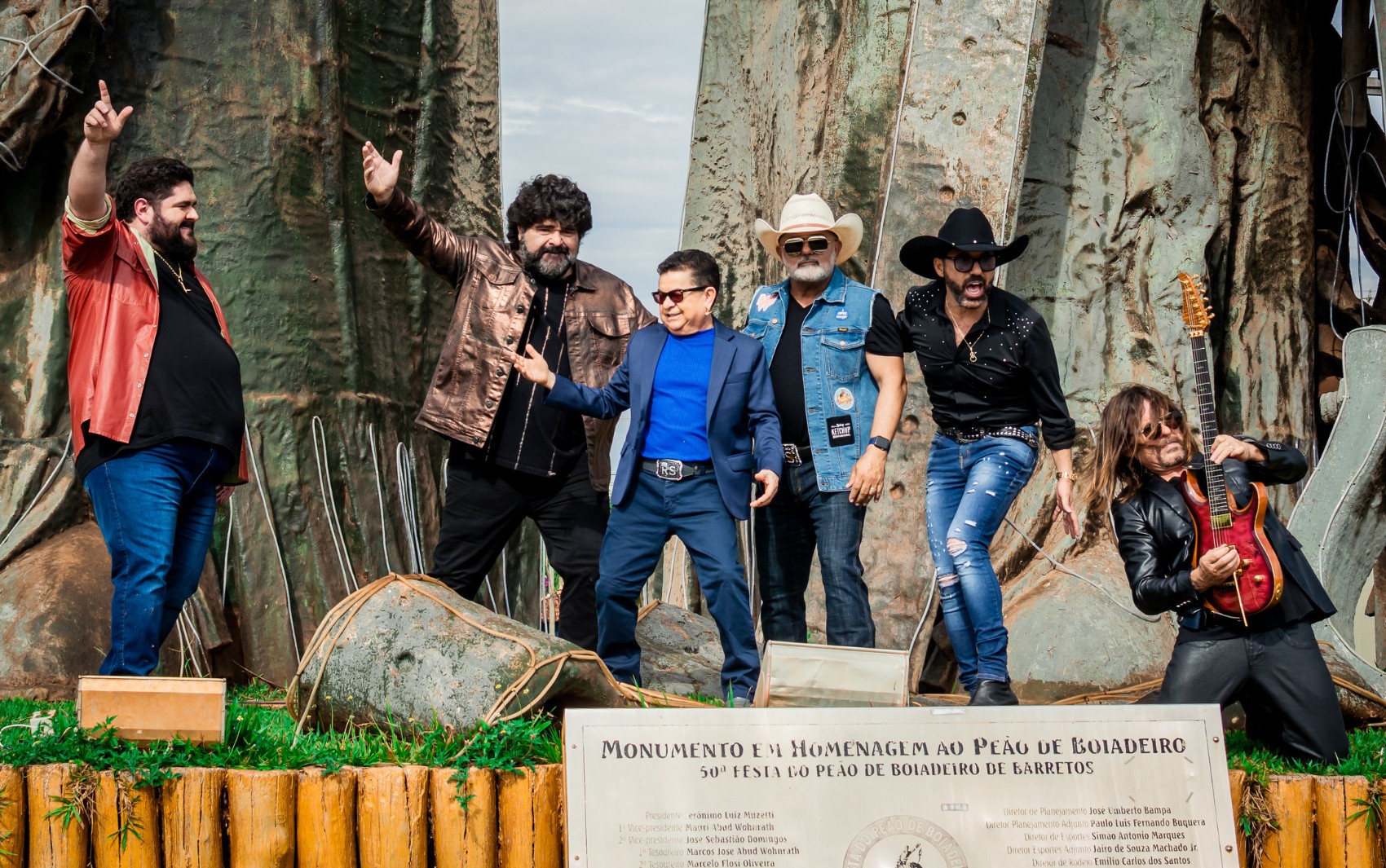 Festa do Peão de Barretos reúne sertanejos famosos em música para homenagear os 70 anos de história