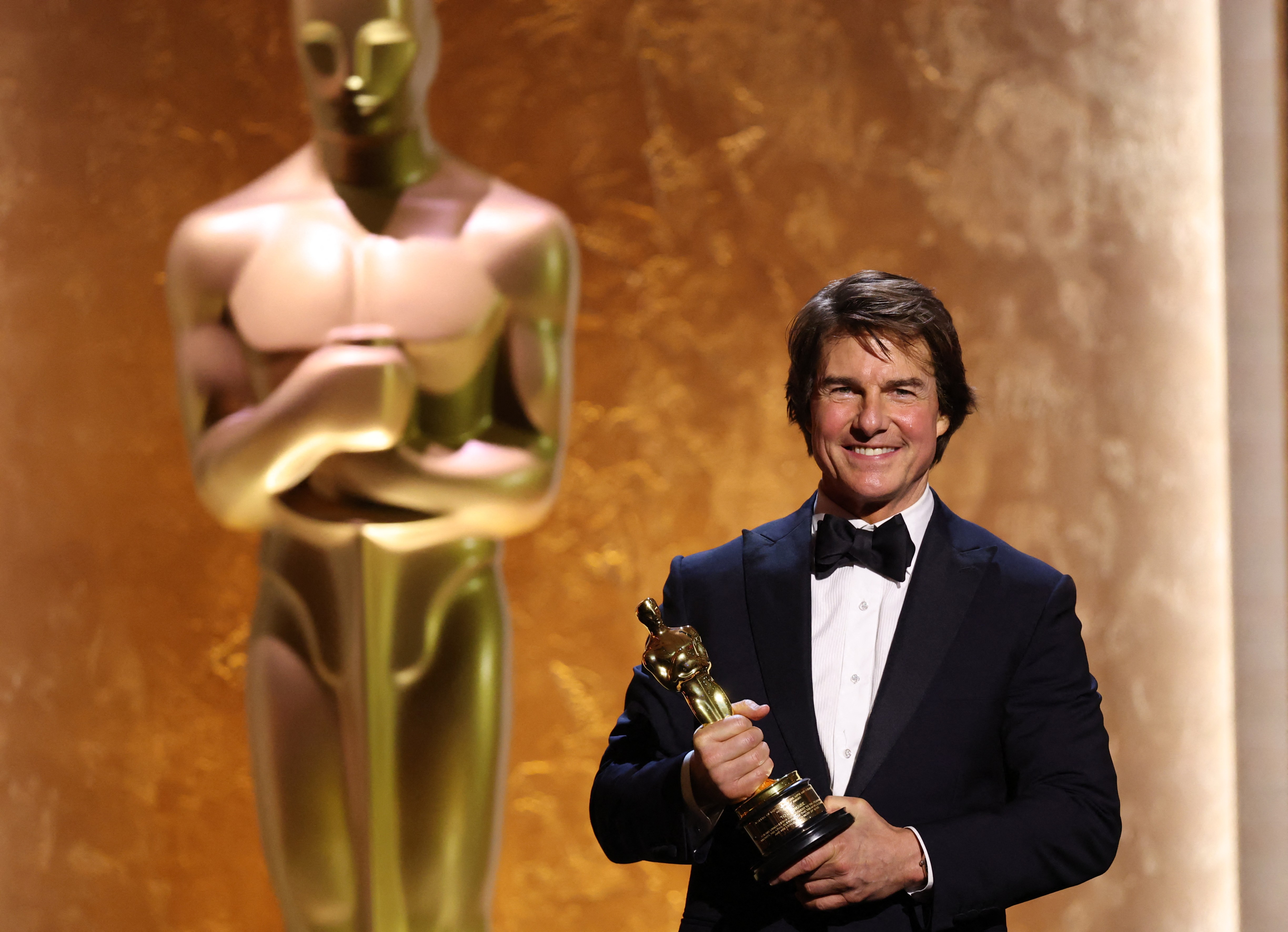Tom Cruise recebe Oscar honorário por sua carreira