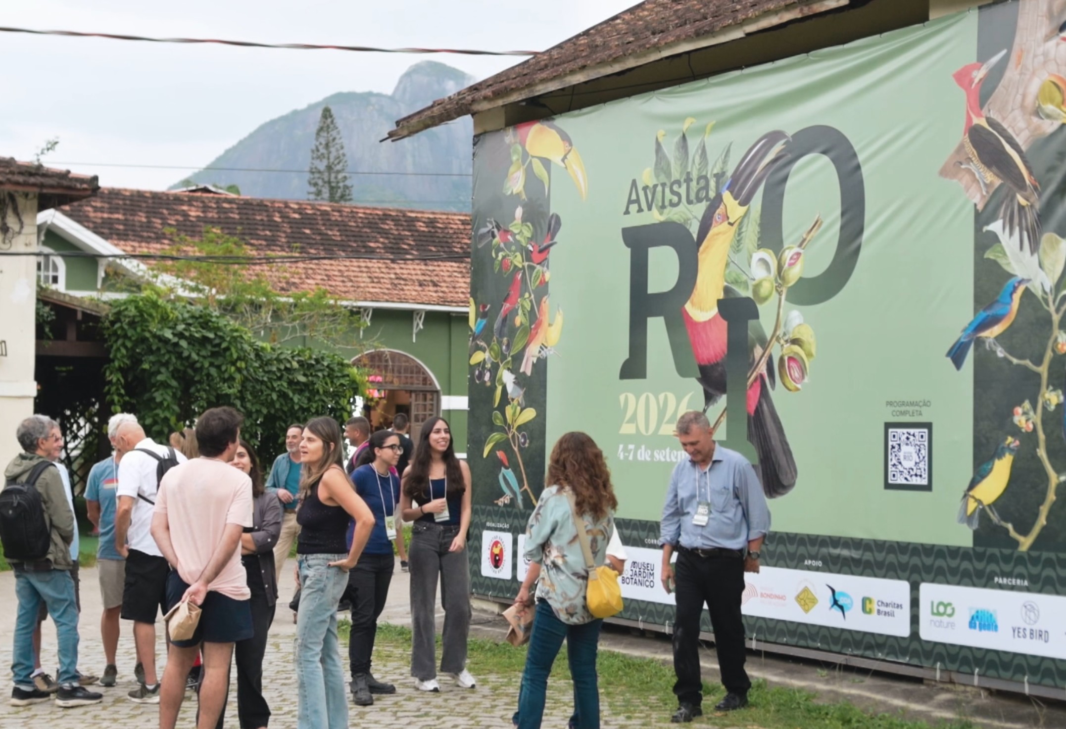 Jardim Botânico do RJ vira ponto de encontro para observadores de aves