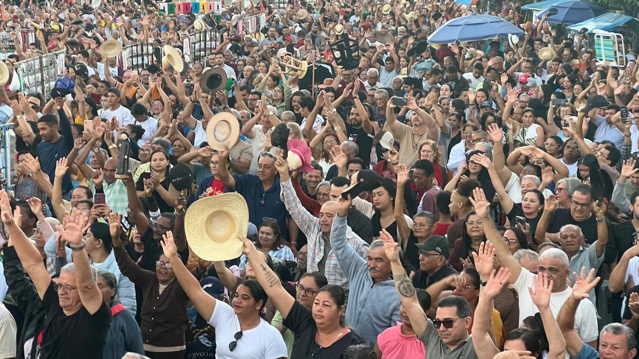 Romaria pelos 92 anos da morte de Padre Cícero reúne multidão em Juazeiro do Norte