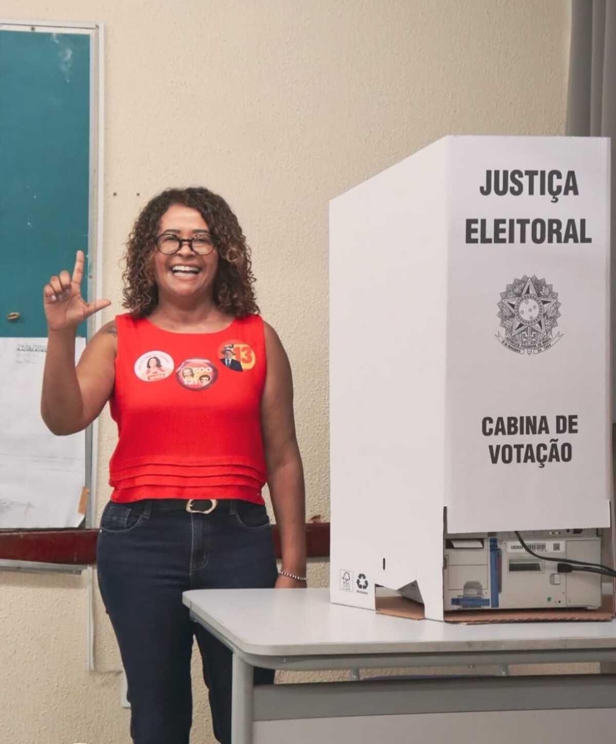 
‘Seguirei lutando pelo desenvolvimento econômico e pelo combate ao racismo’, diz Leninha, deputada estadual mais votada do Norte de Minas