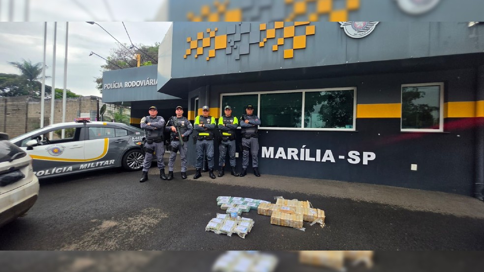 3 de 4
Homem &eacute; preso com mais de 67 kg de coca&iacute;na, skunk e 'dry' em rodovia de Mar&iacute;lia &mdash; Foto: Pol&iacute;cia Militar Rodovi&aacute;ria