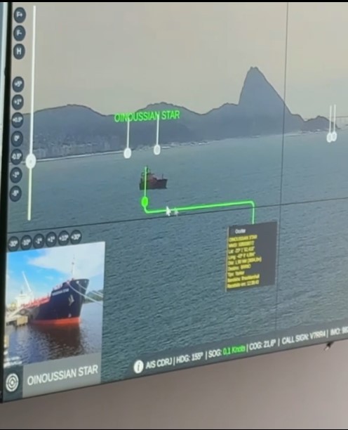 Receita Federal retém carga de 2 navios em operação contra fraudes na importação de combustíveis
