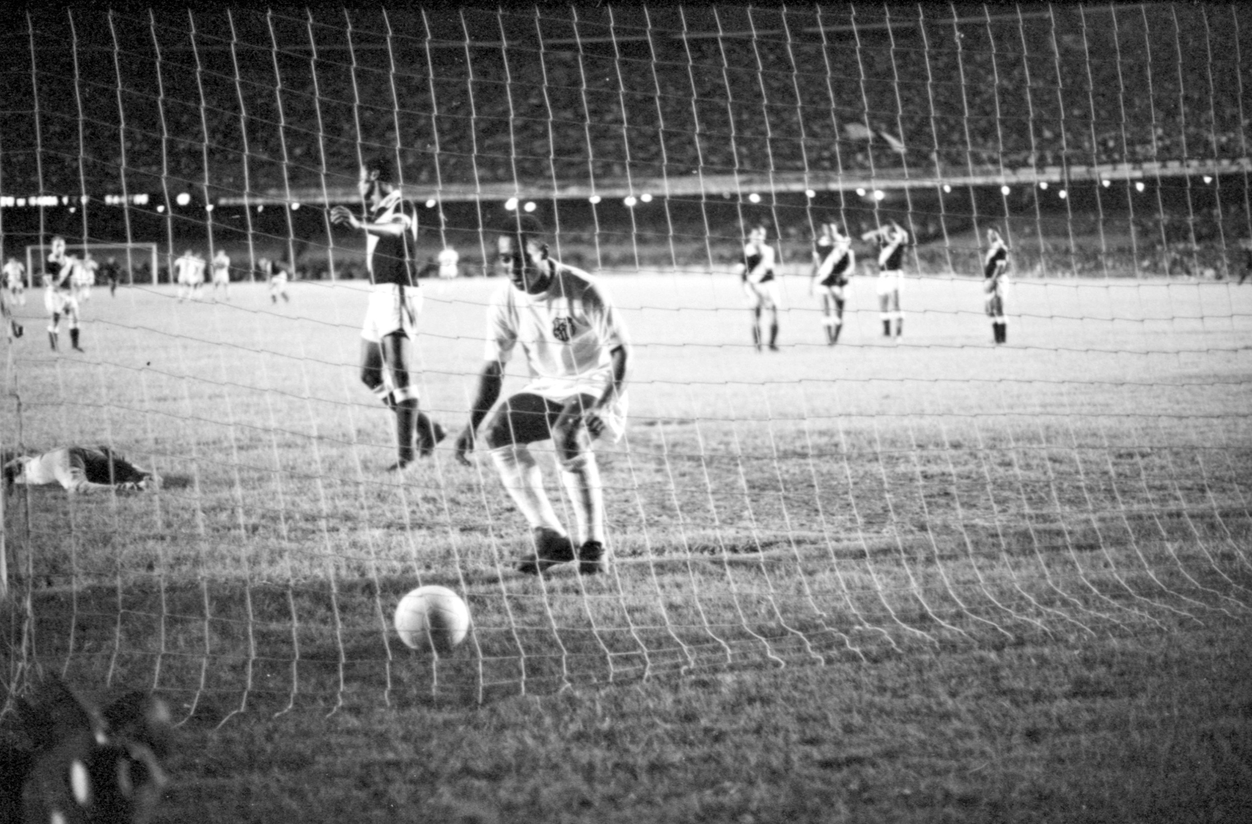 Estação Maracanã de metrô vira Estação Rei Pelé