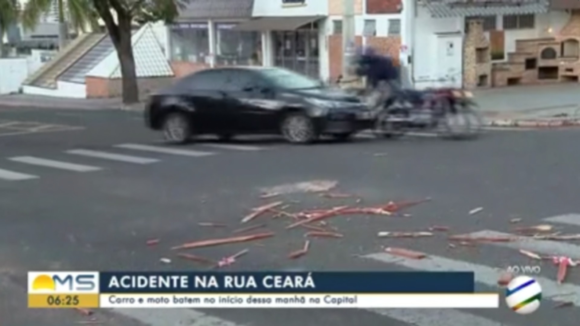 VÍDEO: equipe de TV flagra ao vivo grave acidente entre moto e carro em Campo Grande