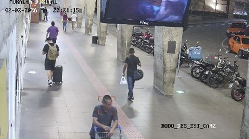 Foragido por estupro de vulnerável é preso após ser reconhecido por câmeras na rodoviária de Curitiba