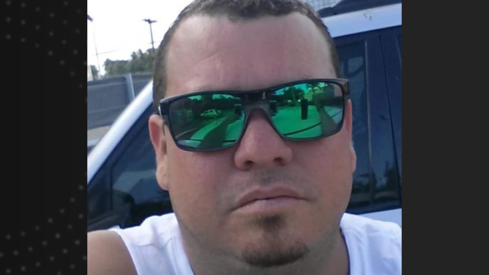 Motociclista morre após perder controle da direção e bater cabeça na pista; fiação caída na via teria provocado o acidente