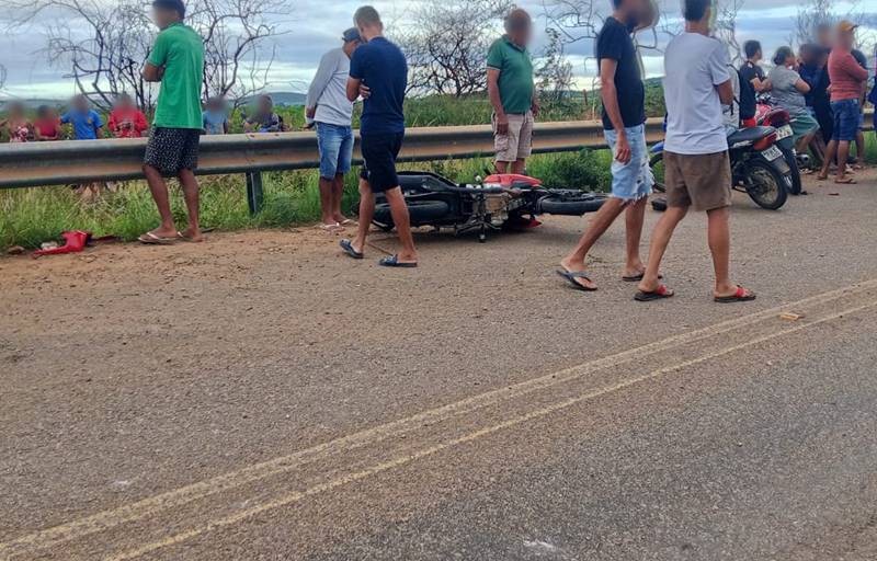 Jovem de 22 anos morre após cair de moto em canal no perímetro irrigado Maria Tereza em Petrolina