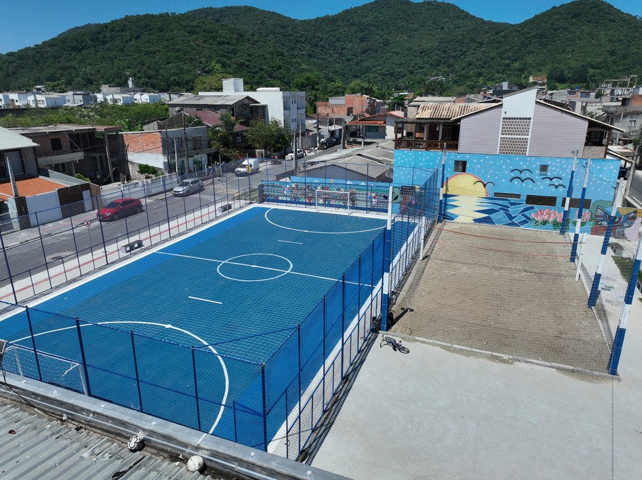 Complexo esportivo em Balneário Camboriú disponibiliza quadra de