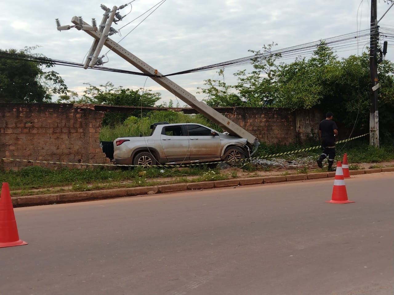 Colisões com veículos são responsáveis por mais da metade dos danos a postes no oeste do PA
