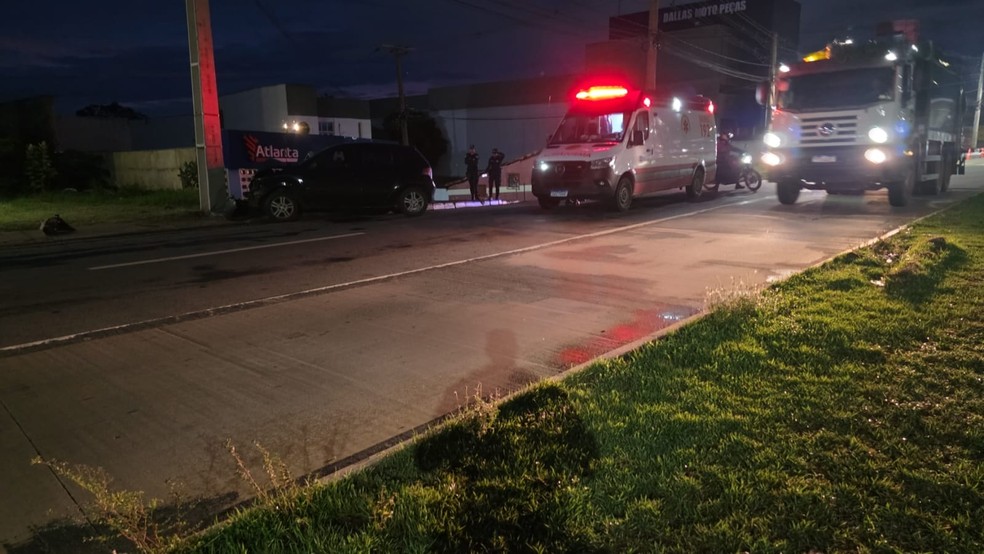 O acidente aconteceu por volta das 3h40, quando o condutor seguia sentido Cuiabá  e perdeu o controle da direção. — Foto: Reprodução