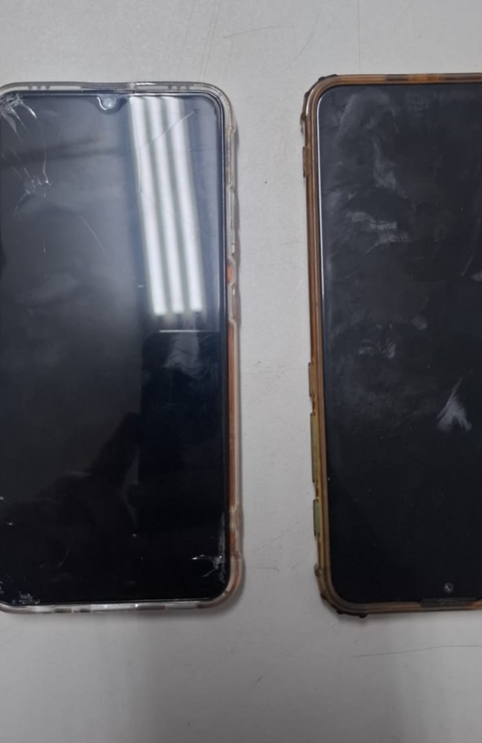 Celular da mãe e do padrasto foram apreendidos pela Polícia Civil de São João da Boa Vista, SP — Foto: Polícia Civil