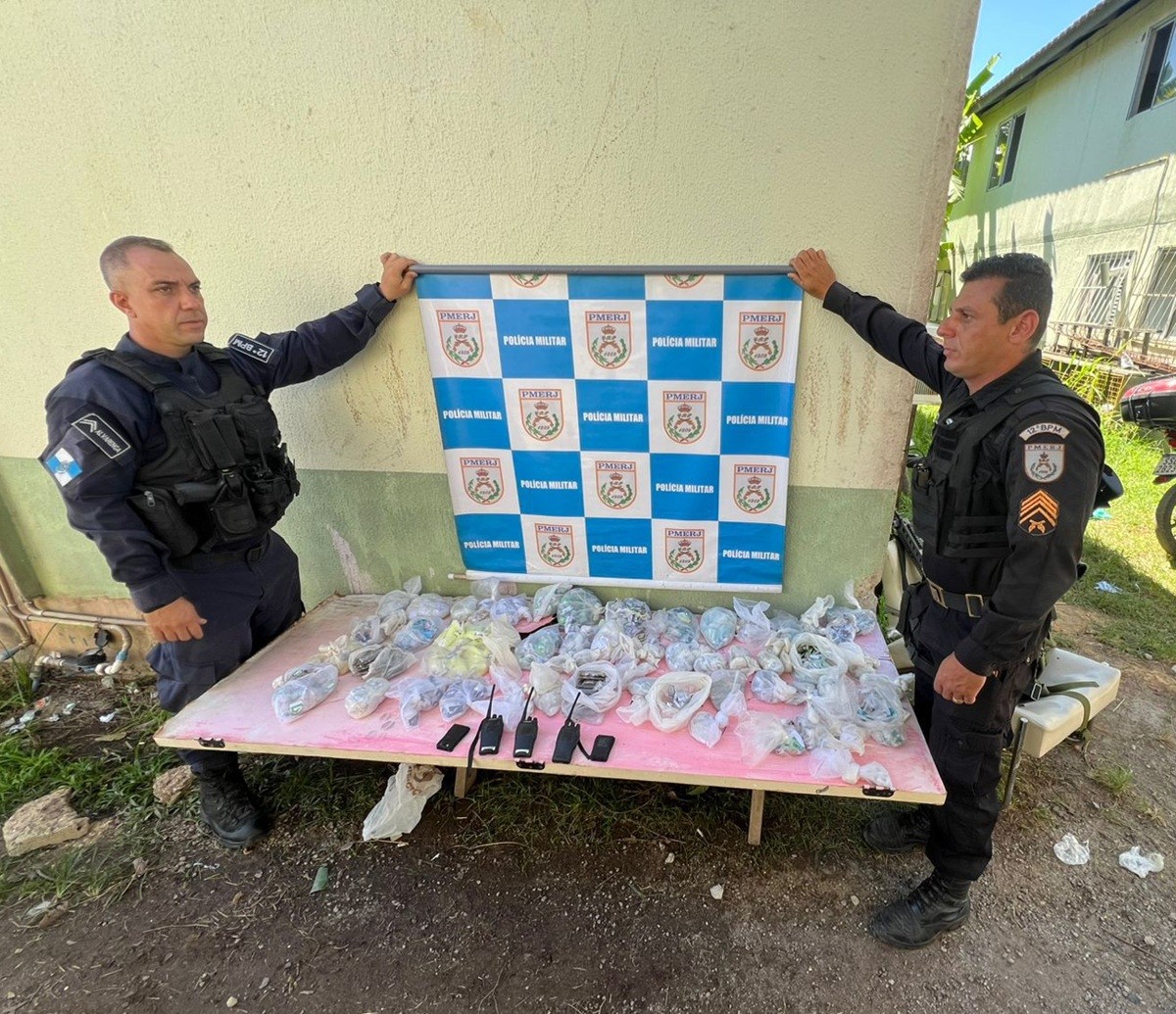 Três homens são presos durante operação contra o tráfico de drogas em Maricá