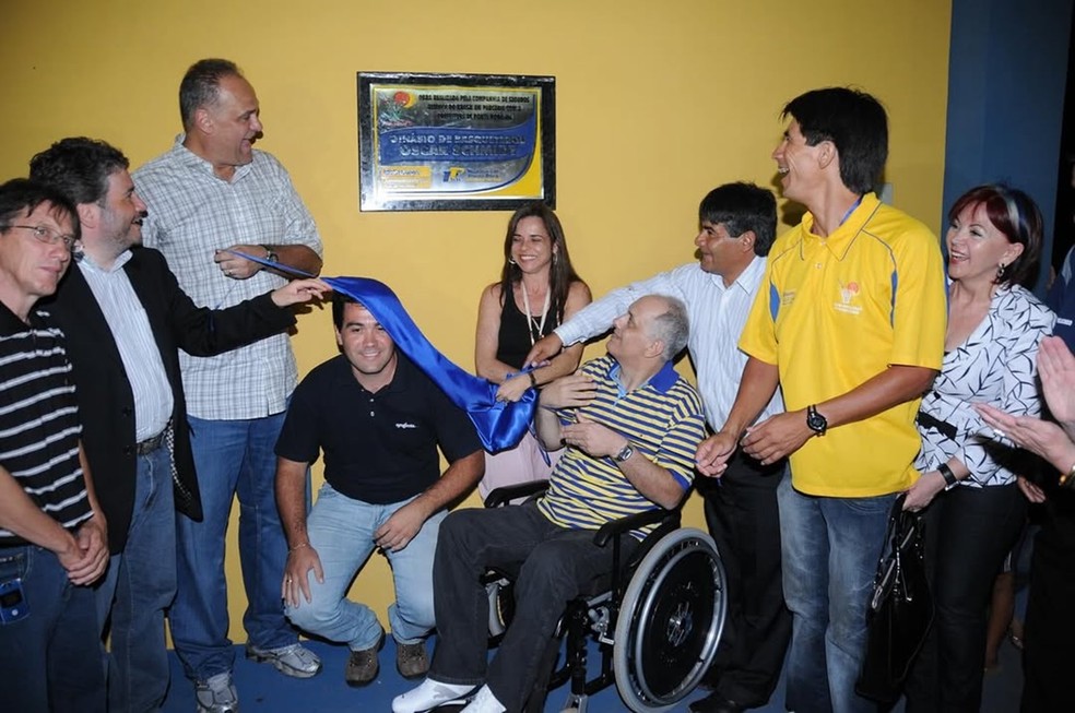Ídolo do esporte esteve presente também na inauguração — Foto: Redes sociais