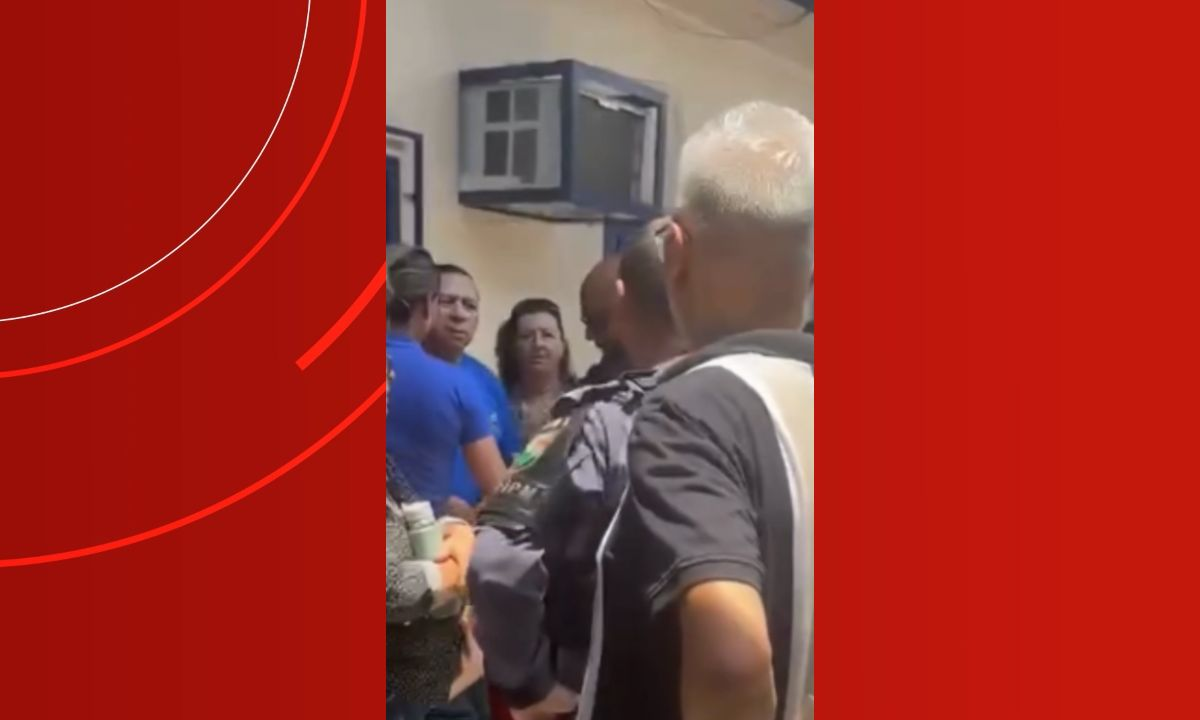 
Ex-prefeito é detido após agredir policial durante abordagem por suposta compra de votos no AM, diz SSP-AM