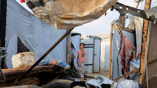 45 palestinos morrem na Faixa de Gaza enquanto esperavam por caminhões de ajuda, diz Hamas