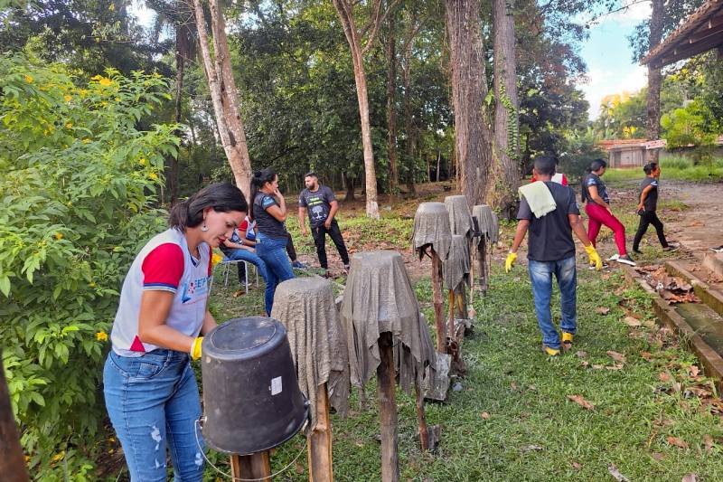 Vasos para plantas com cimento e toalhas usadas são feitos em projeto no interior do PA; aprenda como fazer