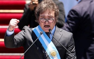 Veto de Milei à imprensa na posse de ministros faz soar o alarme na Argentina