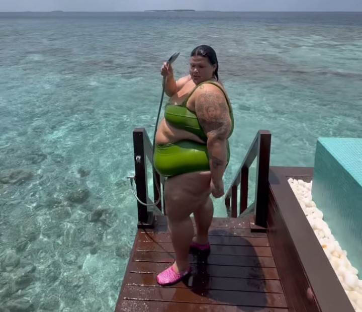Nas Maldivas com marido, Thais Carla faz desabafo sobre olhares intimidadores e moto aquáticas pequenas