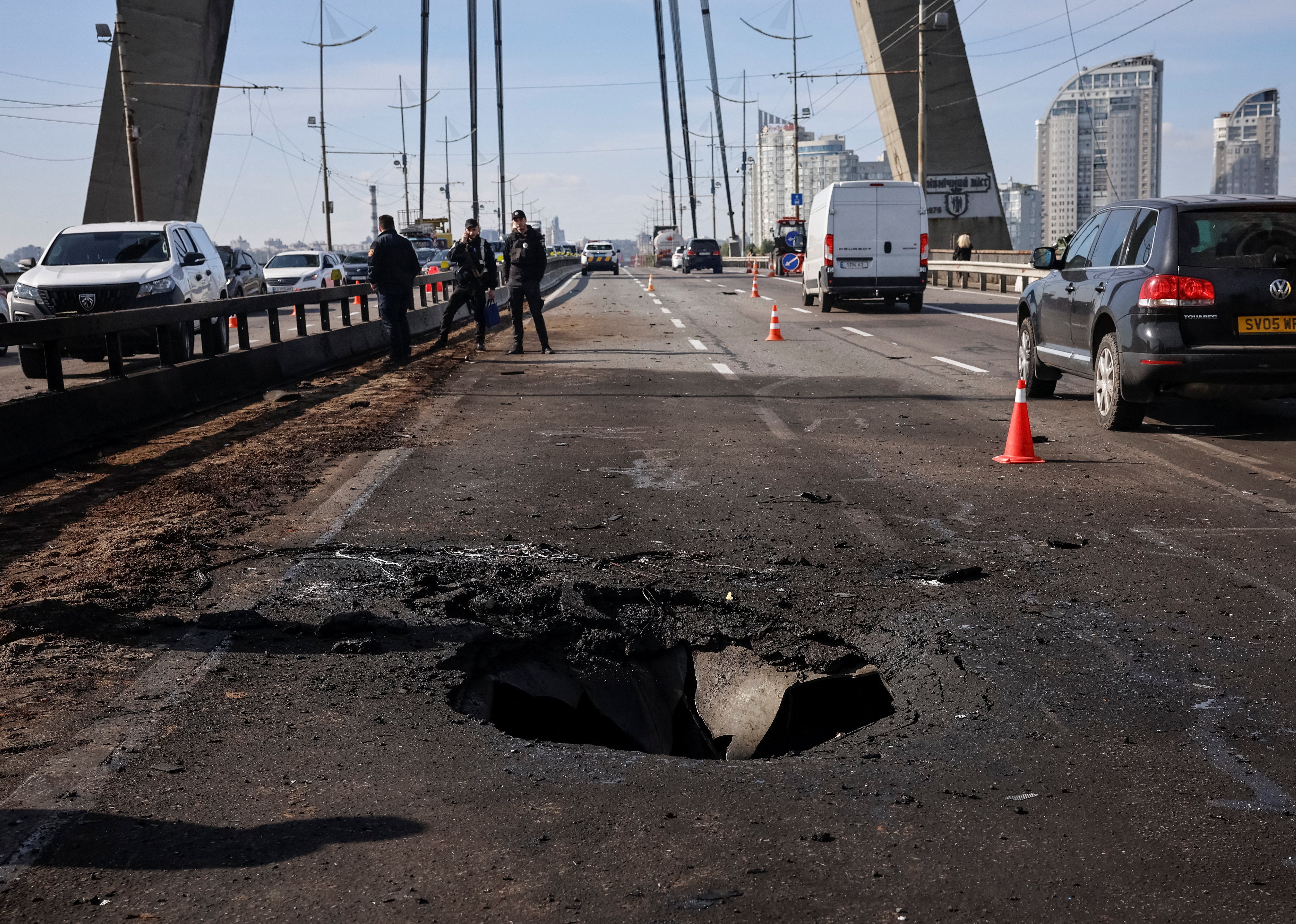 Drone russo atinge ponte em Kiev