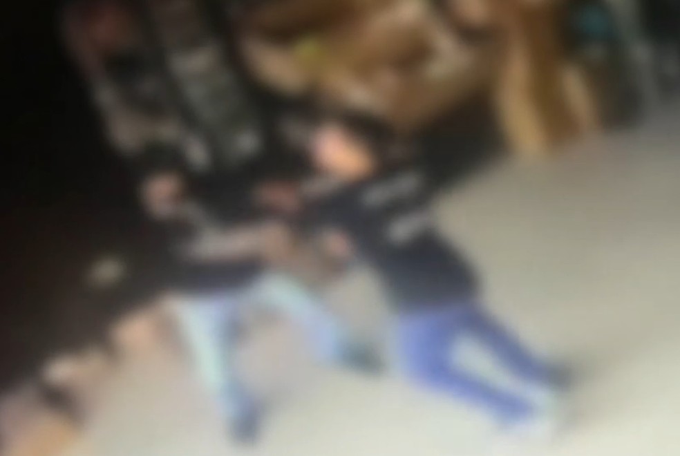 Assalto em Parnamirim terminou com comerciante e assaltante baleados  — Foto: Divulgação