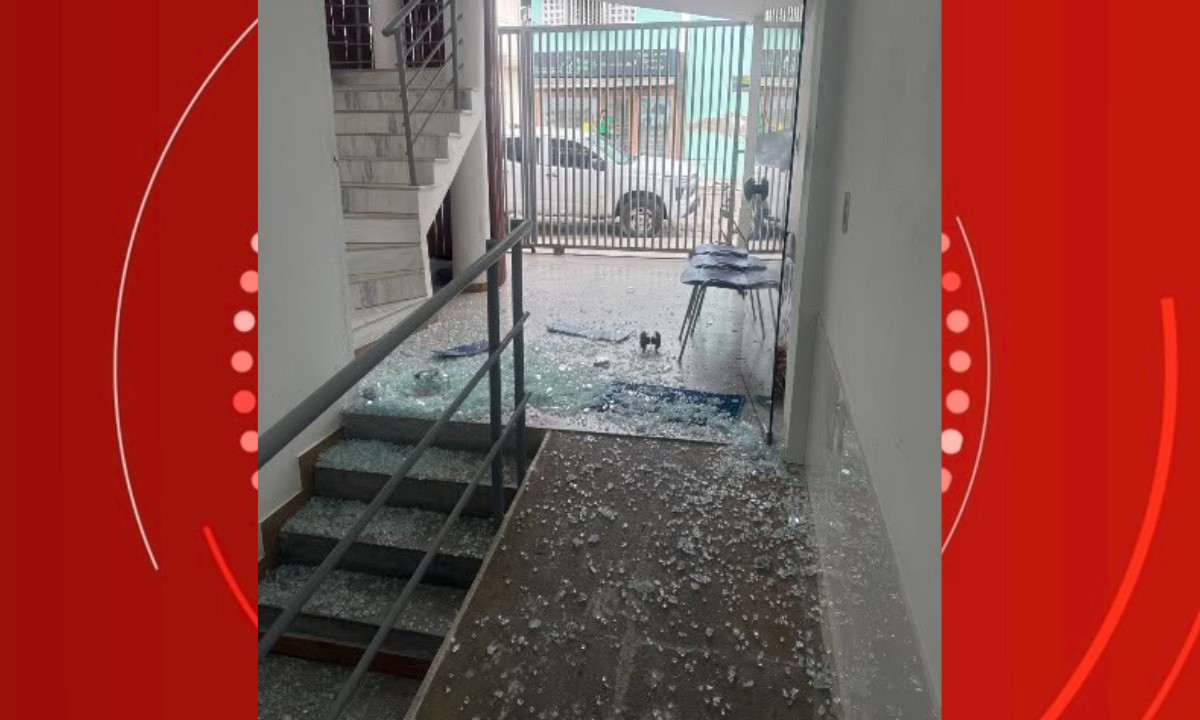 Detento é recapturado após quebrar porta da Câmara de Vereadores e tentar fugir de sessão do Tribunal do Júri na Bahia