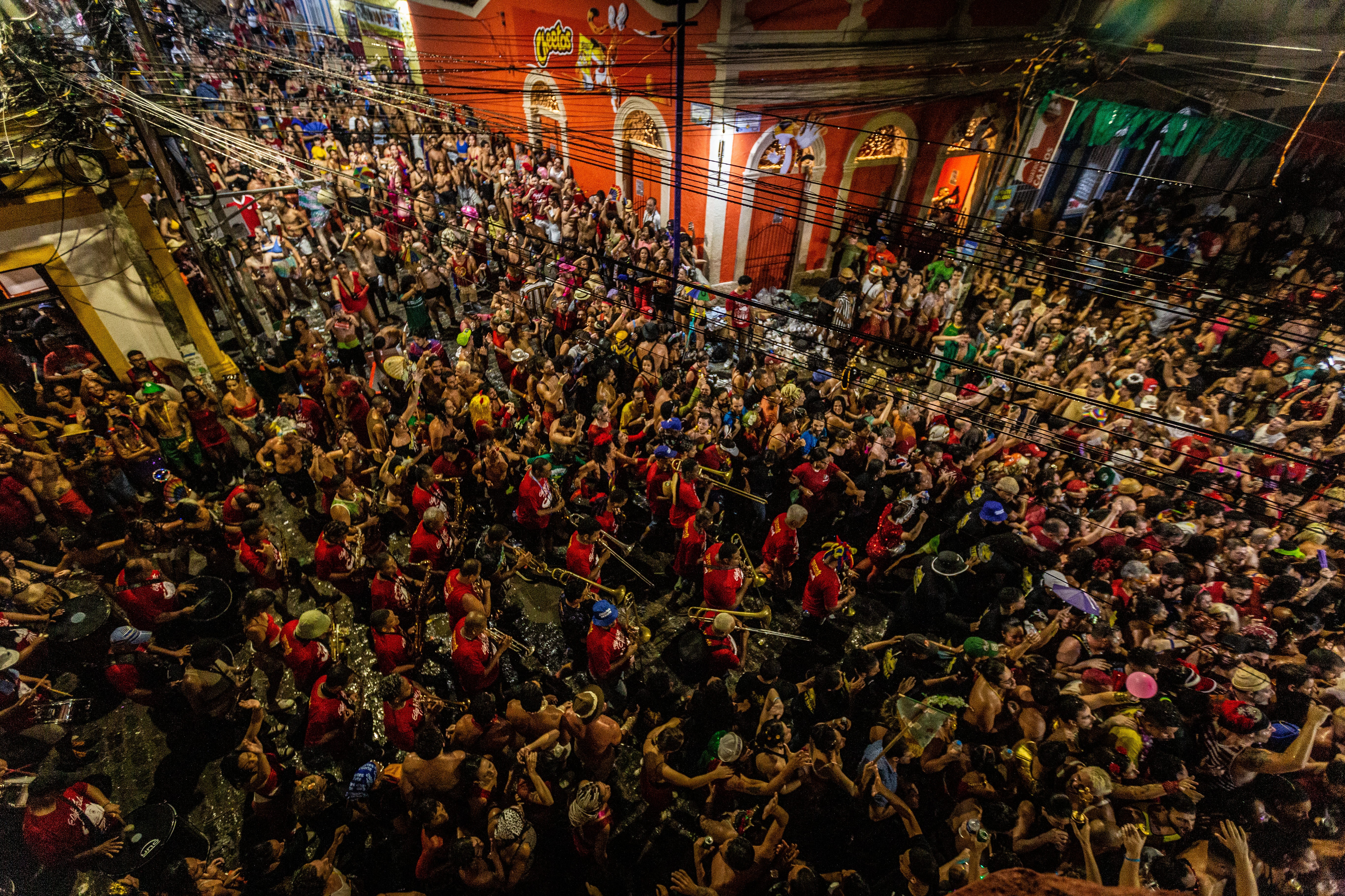 'Olinda! Quero cantar a ti...': Hino do Elefante se confunde com história do carnaval de Pernambuco e é símbolo da folia no estado