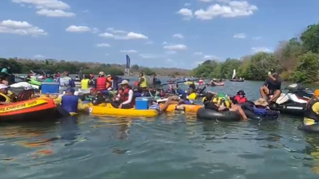 Evento tradicional na cidade, Descida de Boia no Rio Parnaíba reúne 500 pessoas em Floriano, no interior do PI