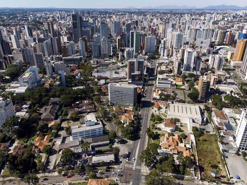 Metro quadrado mais caro de Curitiba chega a R$ 16,2 mil em 2025, aponta pesquisa; veja bairros com maiores preços