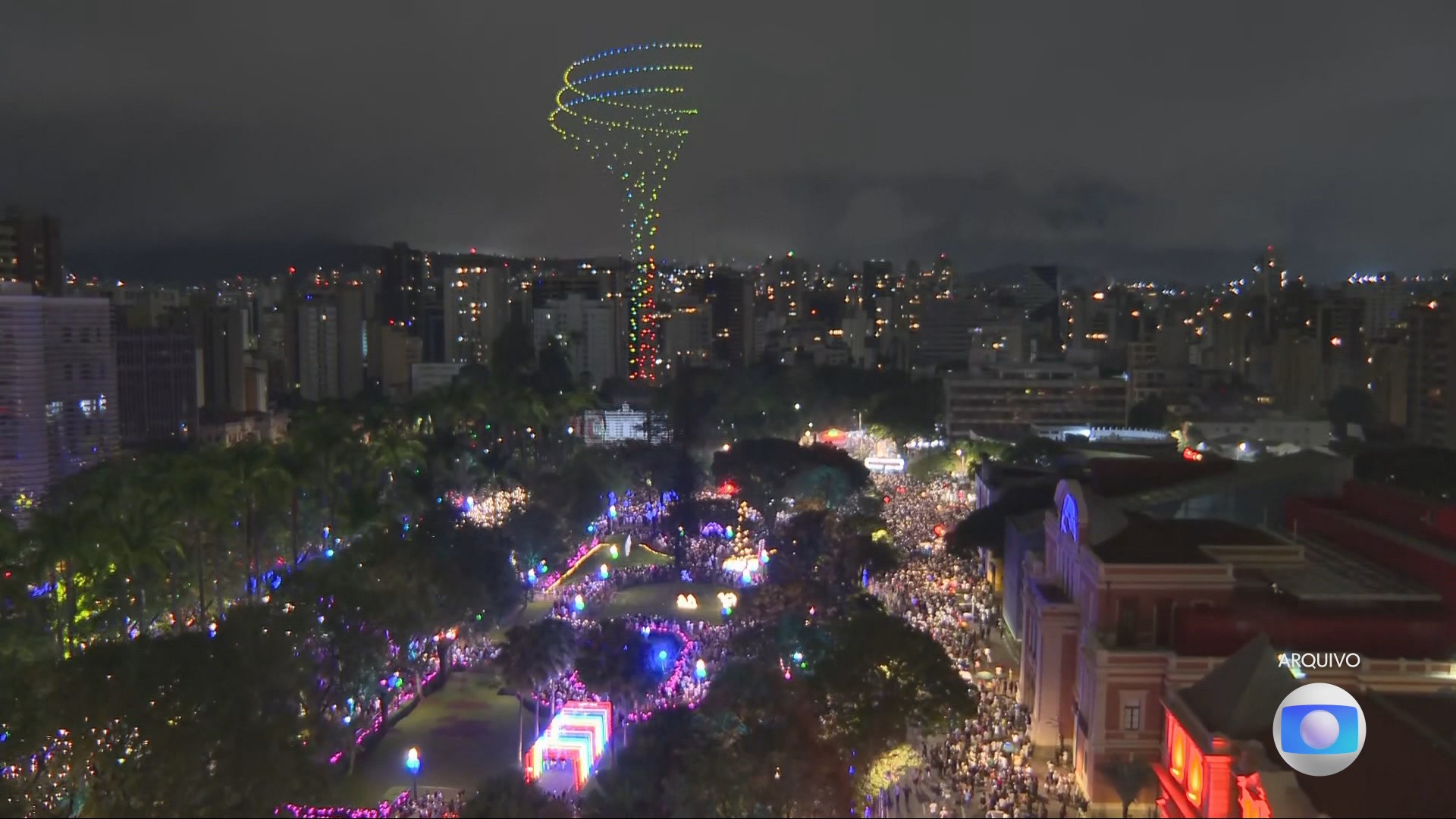 Virada na Praça da Liberdade terá show de drones e apresentações de Aline Calixto, Lagum e Biquíni