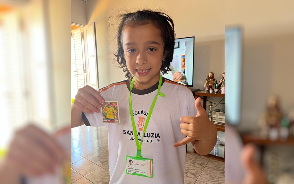 Garoto encontra figurinha de Neymar avaliada em R$ 9 mil - Rádio Clube do  Pará