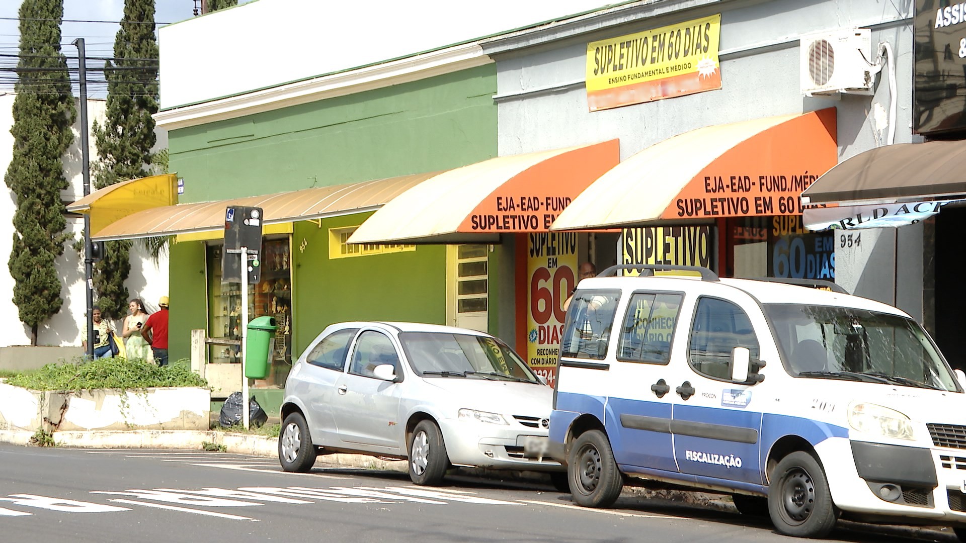 Escola de cursos supletivos sem autorização para funcionar é interditada em Uberlândia