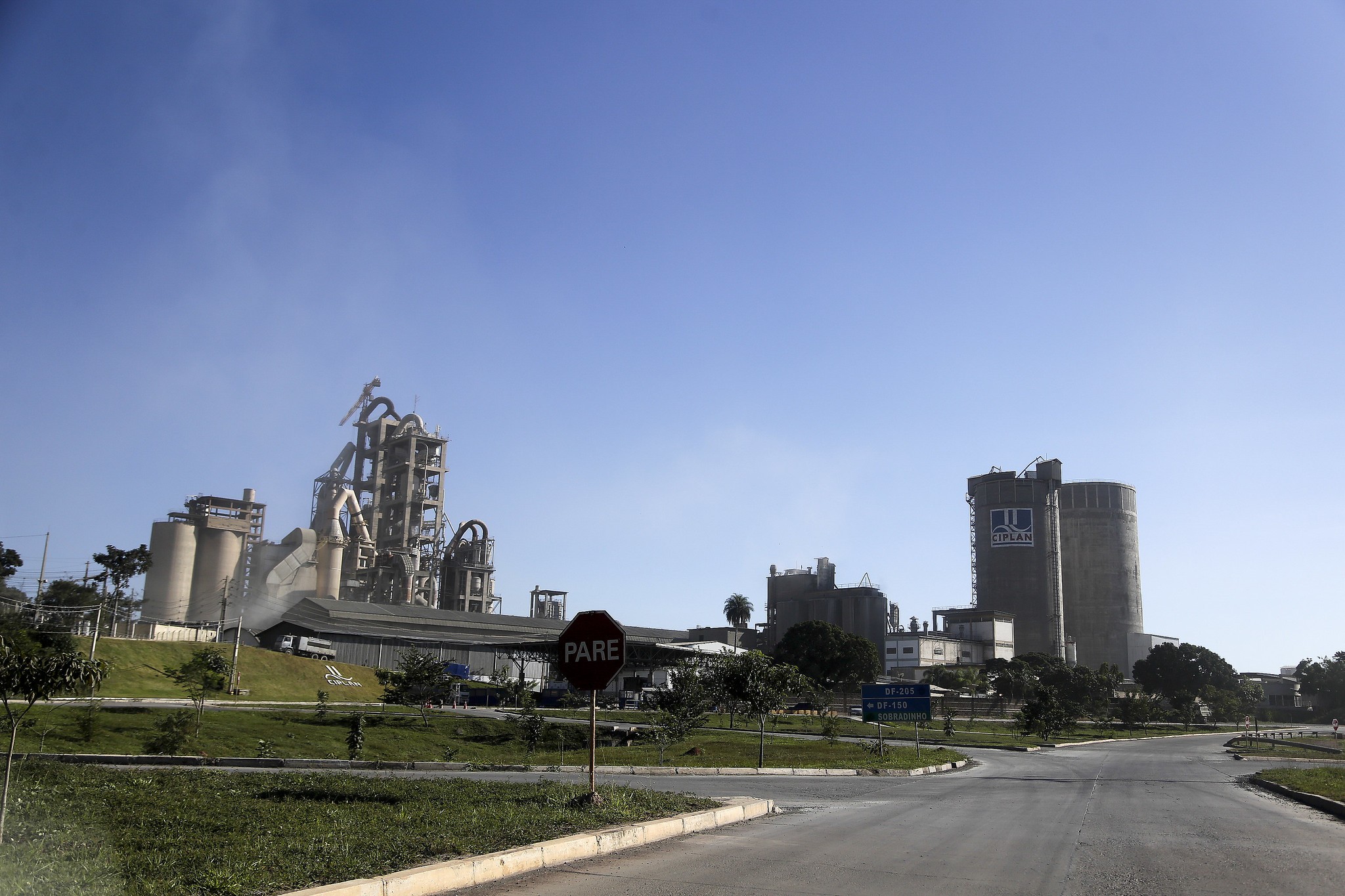 Trabalhador morre após sofrer acidente em fábrica de cimento no DF