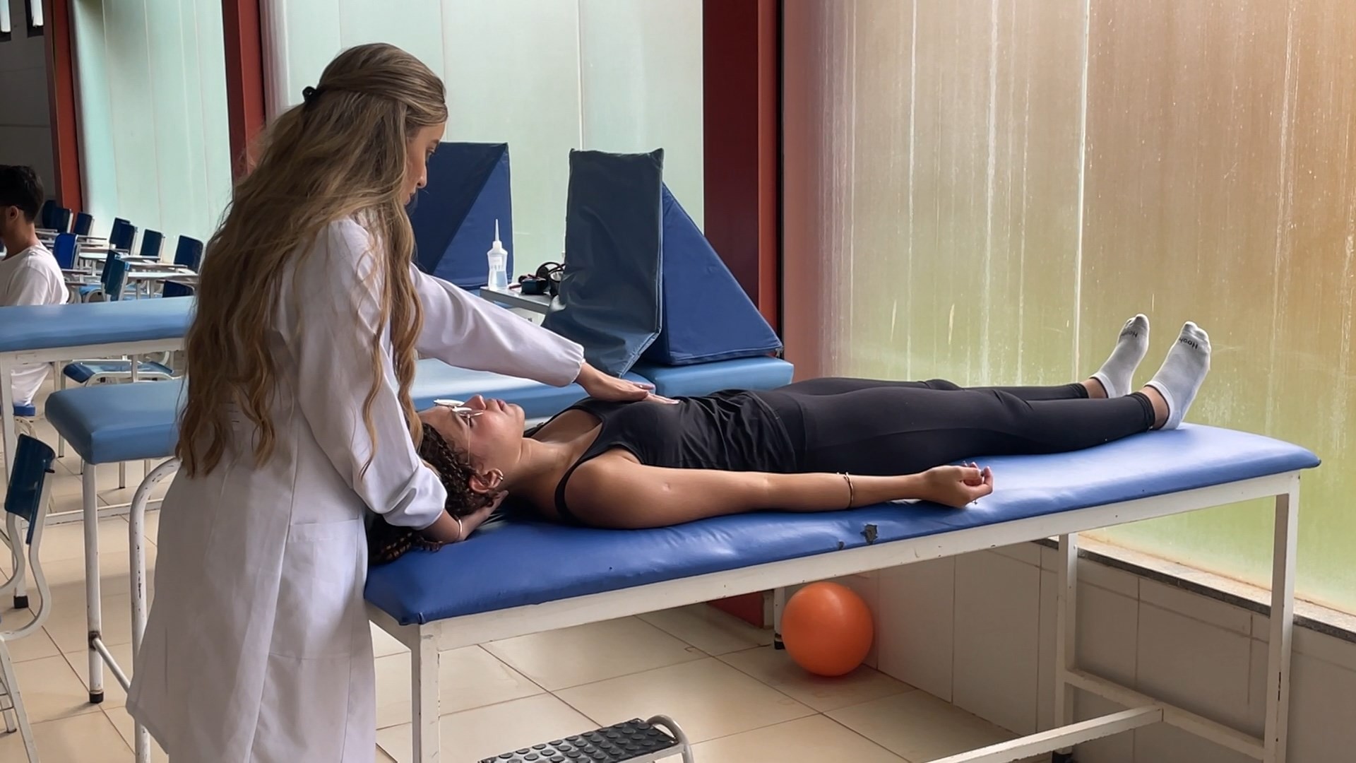 Integração na Universidade: MG2 acompanha projeto que transforma vidas com fisioterapia gratuita em Uberlândia