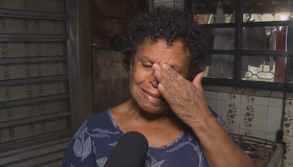 Creusa mora há 20 anos em Taboão da Serra e sofre com as enchentes — Foto: Reprodução/TV Globo