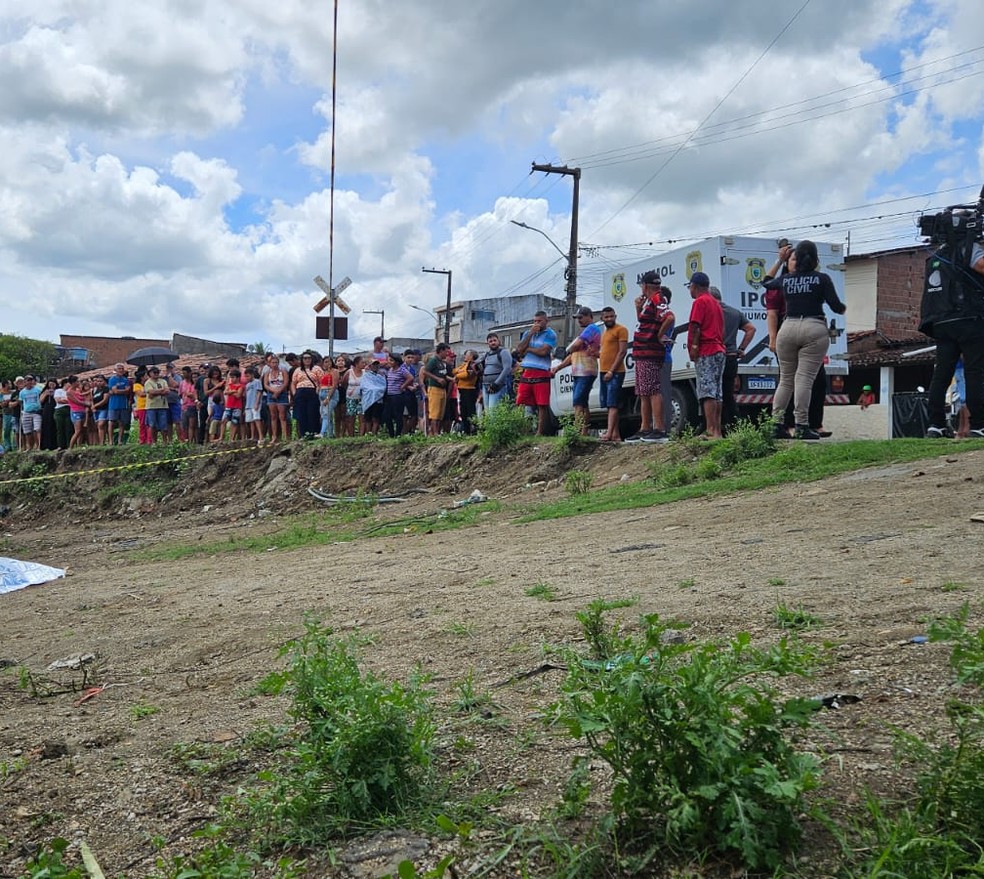 Mulher é morta a facadas no Distrito de Galante, em Campina Grande — Foto: Ademar Trigueiro/TV Paraíba