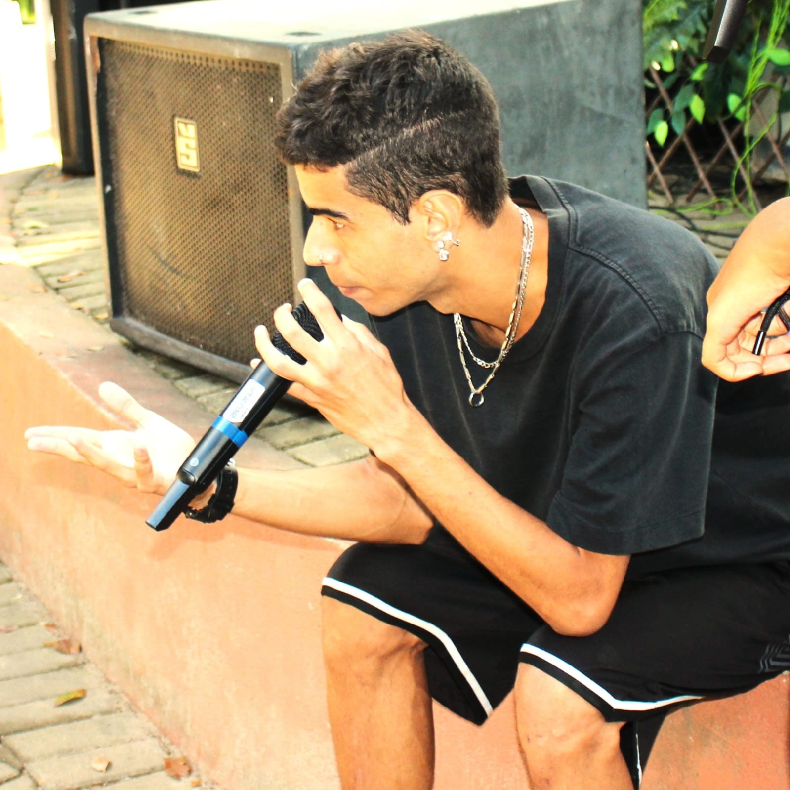 Projeto de hip hop transforma vidas de jovens em Divinópolis: 'É possível viver da própria arte' 