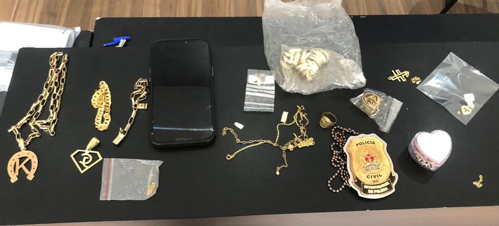 Dono de joalheria é preso com joias furtadas avaliadas em R$ 150 mil em MG