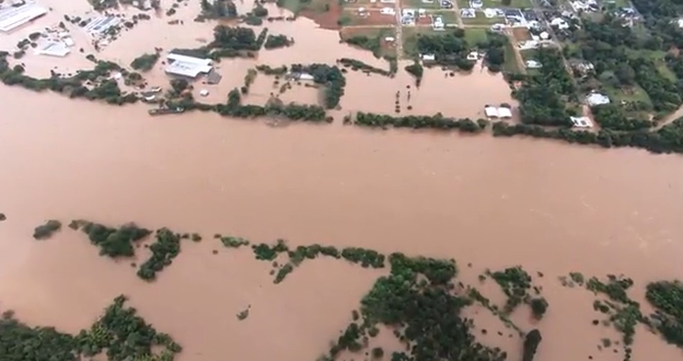 Cheia que causou enchente no RS poderia ter sido prevista 'com quase 24  horas de antecedência', afirmam professores da UFRGS | Rio Grande do Sul |  G1