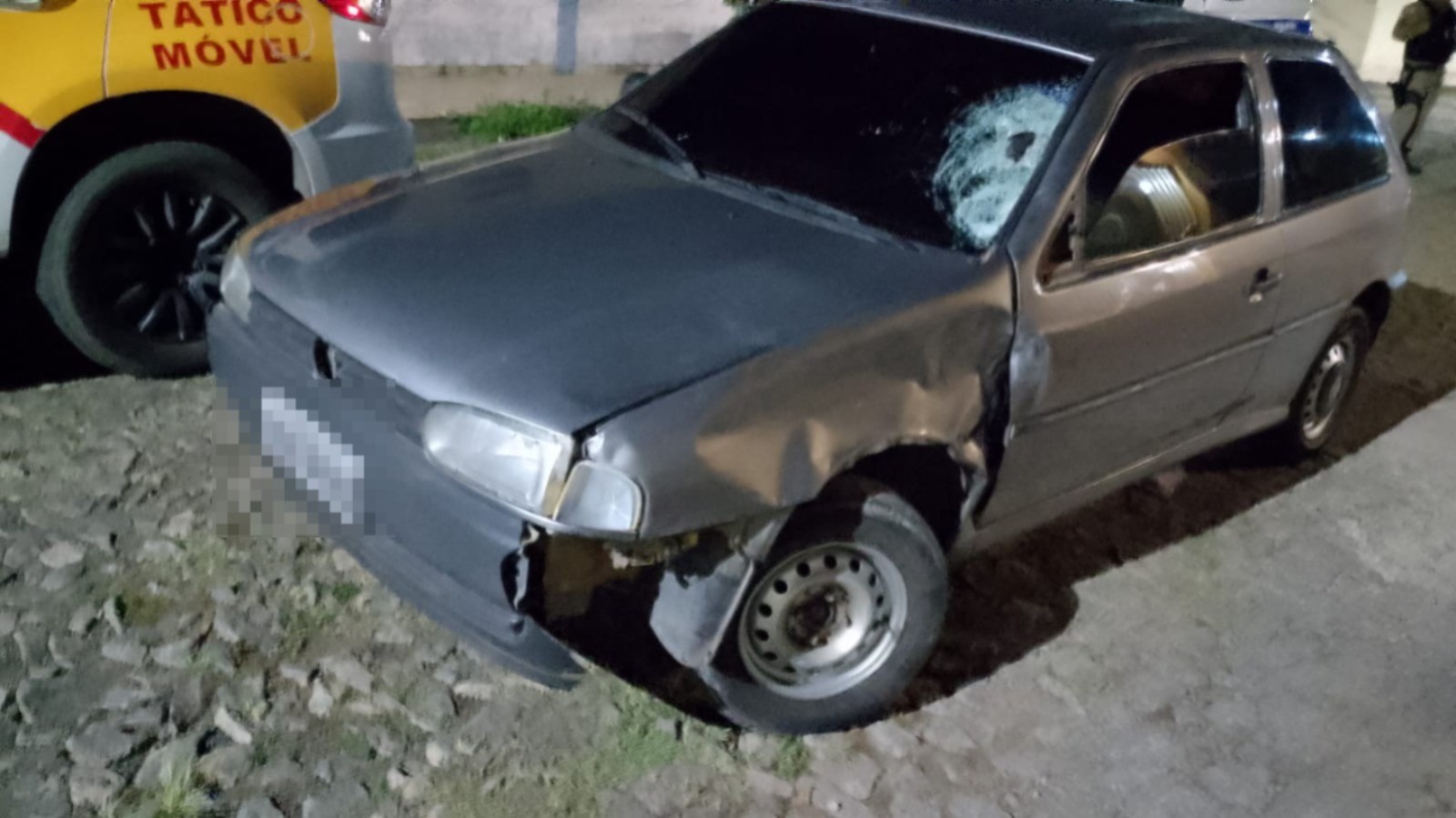 Adolescente tem mão amputada em acidente entre moto e carro na MG-431; motorista foi preso