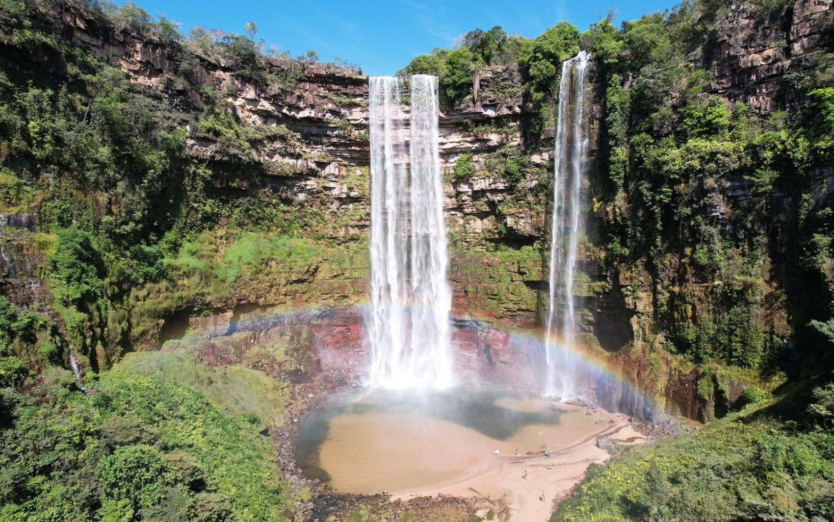 Conheça a cachoeira de quase 100 metros com foco em trilha e atividades radicais