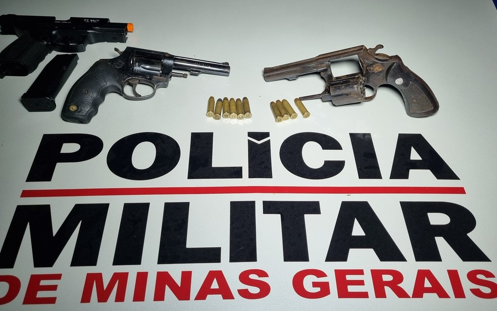 Caseiros são rendidos e chácara é assaltada em Alpinópolis; casal foi preso — Foto: Polícia Militar