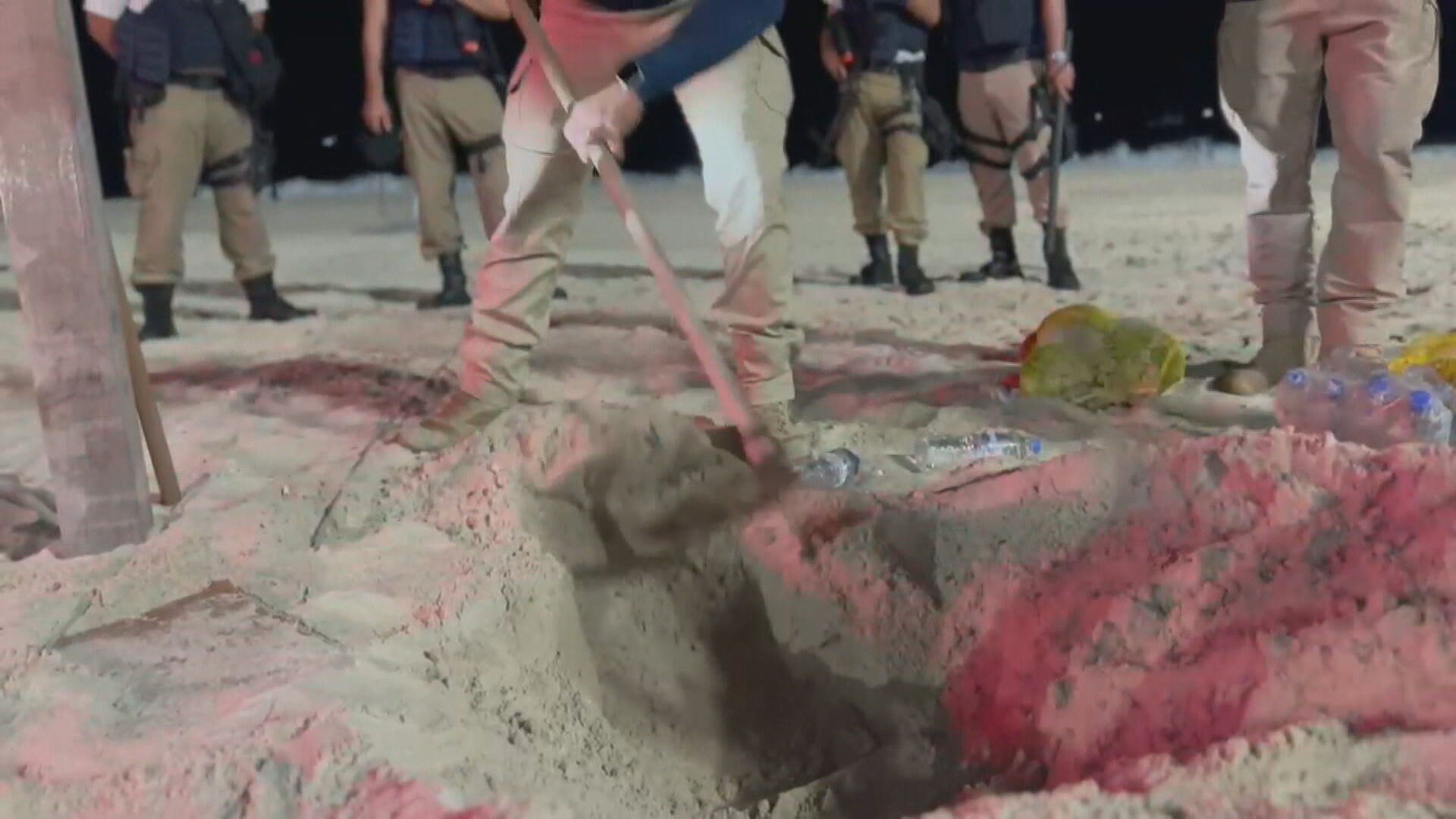 Operação Tatuí, de varredura das areias da Praia de Copacabana, é reforçada para show da Lady Gaga
