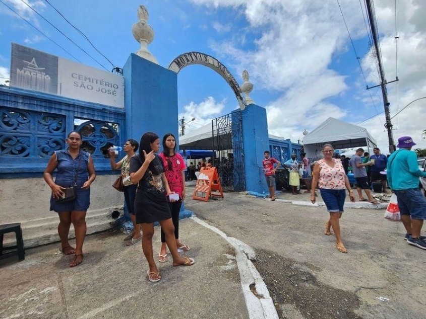 Começa credenciamento de ambulantes para o Dia de Finados em Maceió