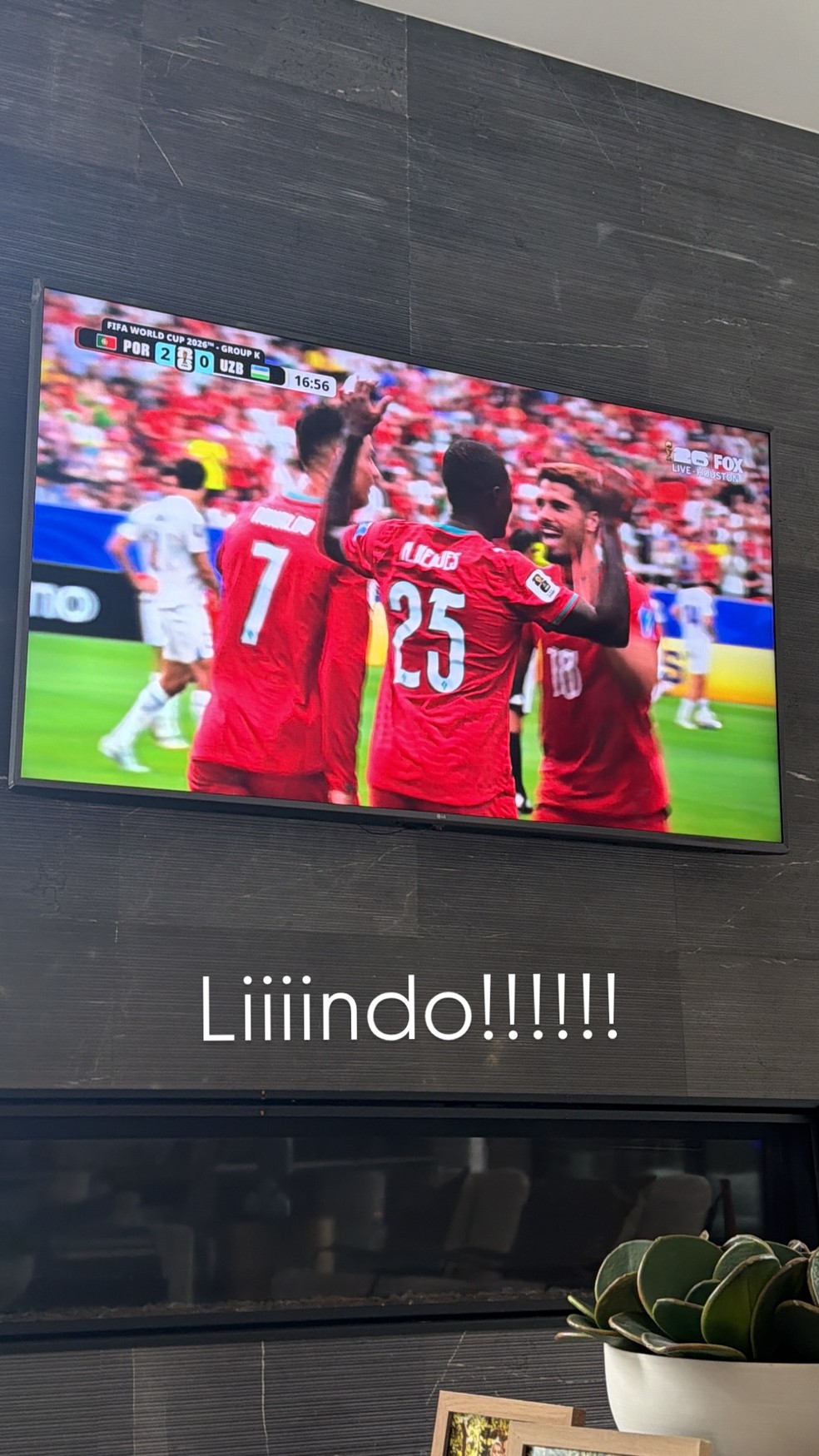 Sara Sampaio comemora vit&oacute;ria da sele&ccedil;&atilde;o portuguesa &mdash; Foto: Reprodu&ccedil;&atilde;o/Instagram