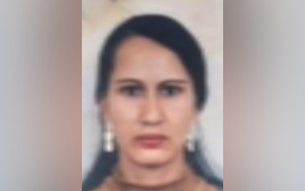 Aparecida Almeida Dias, m&atilde;e de Thaliton, que desapareceu h&aacute; 20 anos &mdash; Foto: Reprodu&ccedil;&atilde;o/TV Anhanguera