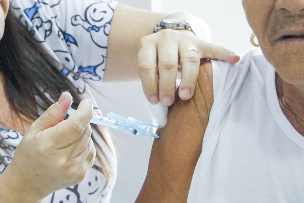 Campanha de Vacinação contra Influenza é realizada em shopping de Serra Talhada
